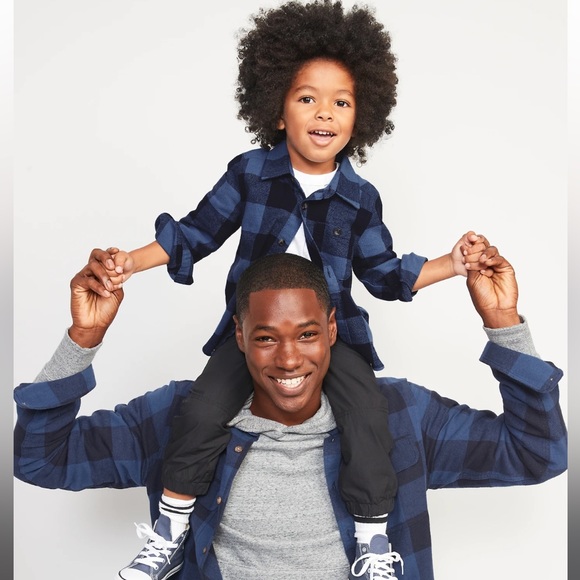 Old Navy Toddler’s Plaid Flannel Pocket Shirt - Picture 3 of 4